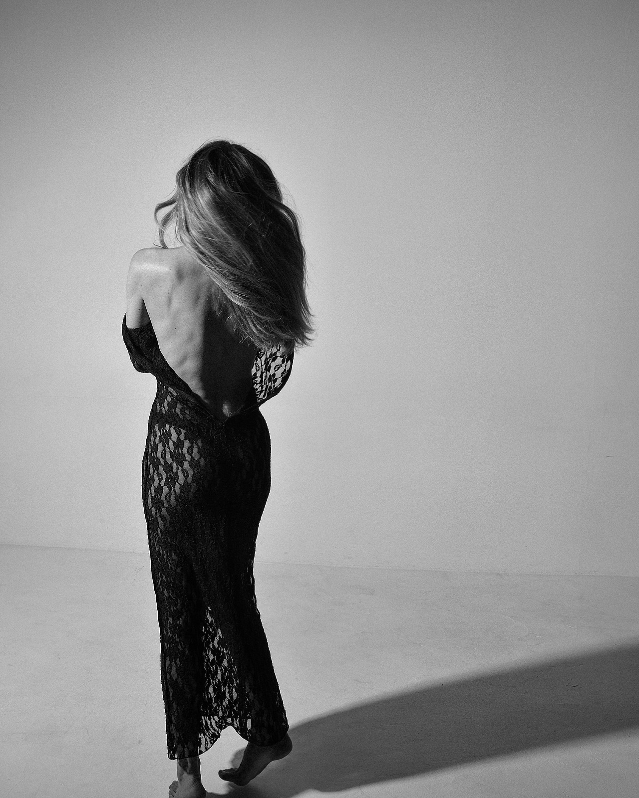 Портретная фотосессия | Катерина в студии Black & White | Фотограф Дарья Едапина Новосибирск. Фотограф Дарья Едапина Новосибирск