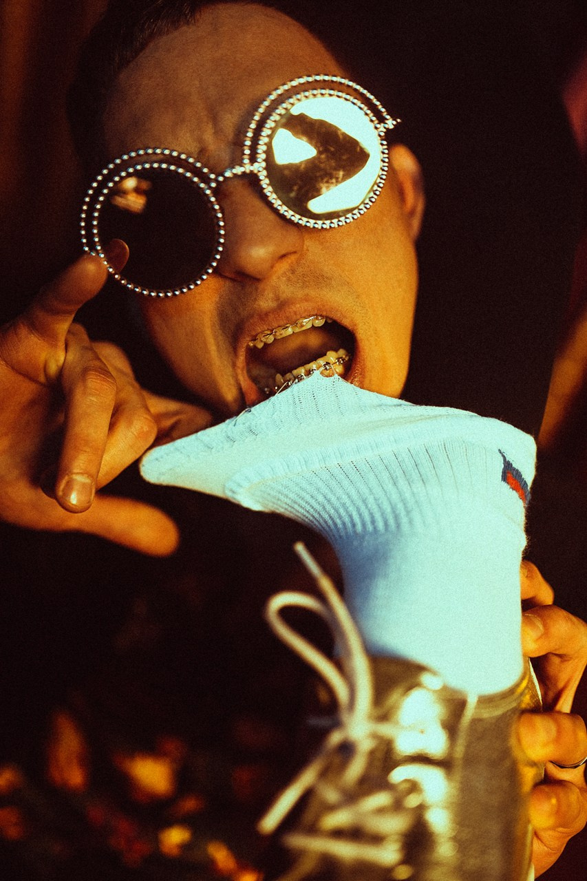 Современная концептуальная фотография о теле, уязвимости и идентичности. Визуальная практика на стиле честности, пост-иронии и искусства.Рекламная фотография, Концептуальная фотография, Современный художник, Психология, Коммерческий фотограф, Репортажный фотограф, Стрит фотография, Арт, Сюрреализм, Мобильная фотография, Снято на айфон, Дима Бурза