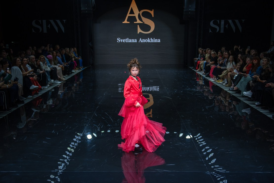 SochiFashionWeek2024 дизайнер Анохина Светлана. Семейный и коммерческий фотограф в Сочи Александр Бодунов