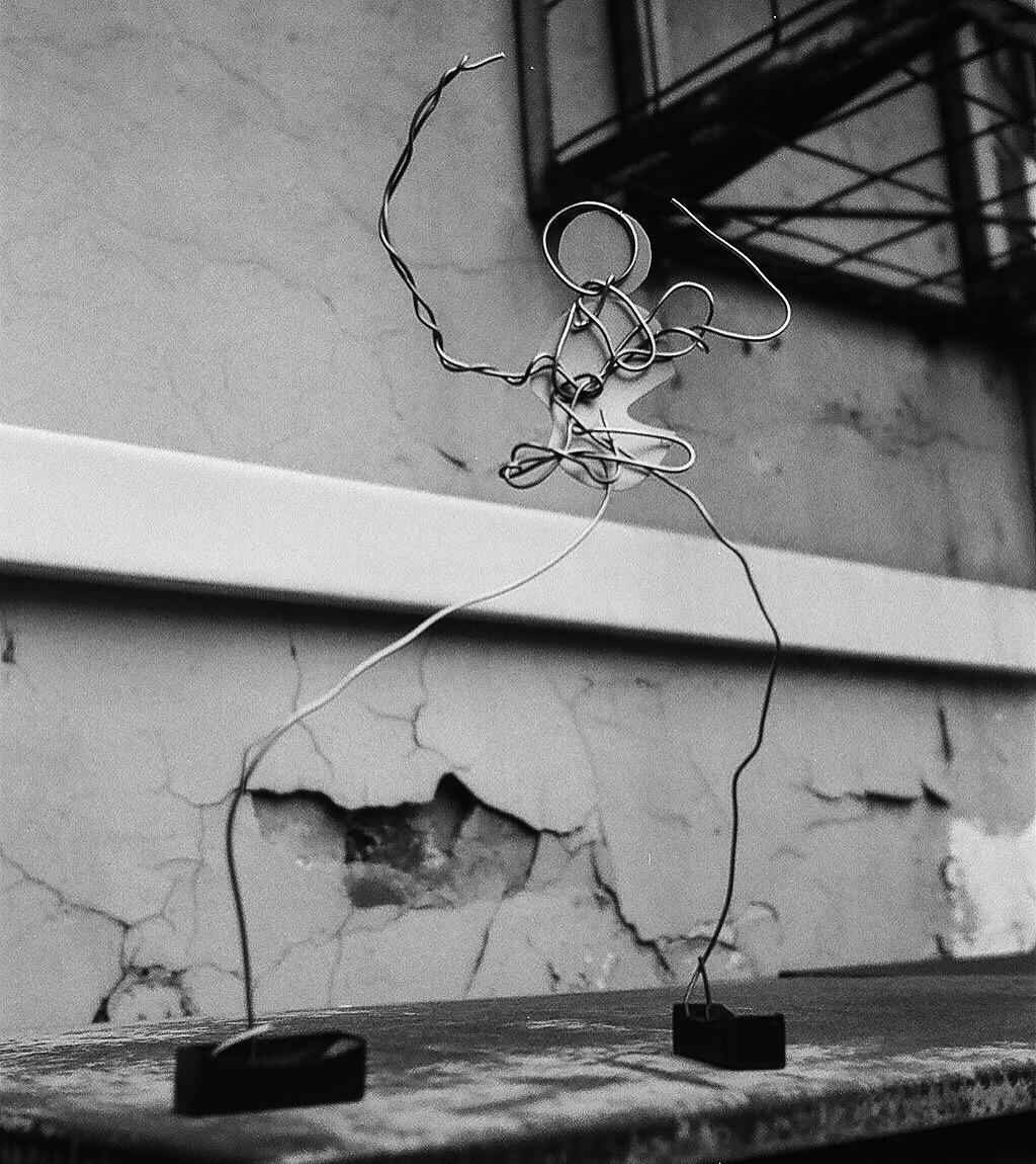 Название: Танцор 2017г.    Материал: пластик, проволока 