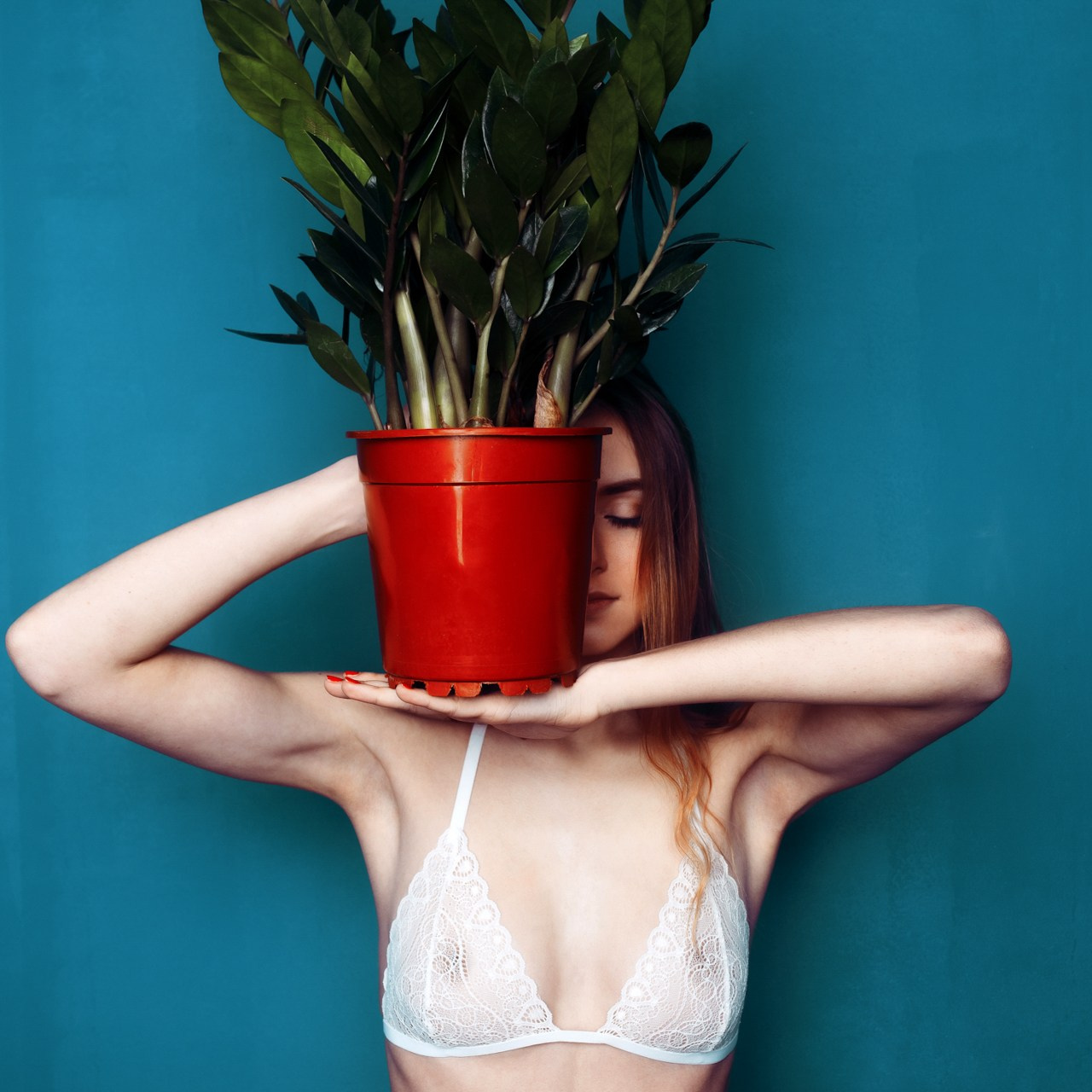 Современная концептуальная фотография о теле, уязвимости и идентичности. Визуальная практика на стиле честности, пост-иронии и искусства.Рекламная фотография, Концептуальная фотография, Современный художник, Психология, Коммерческий фотограф, Репортажный фотограф, Стрит фотография, Арт, Сюрреализм, Мобильная фотография, Снято на айфон, Дима Бурза