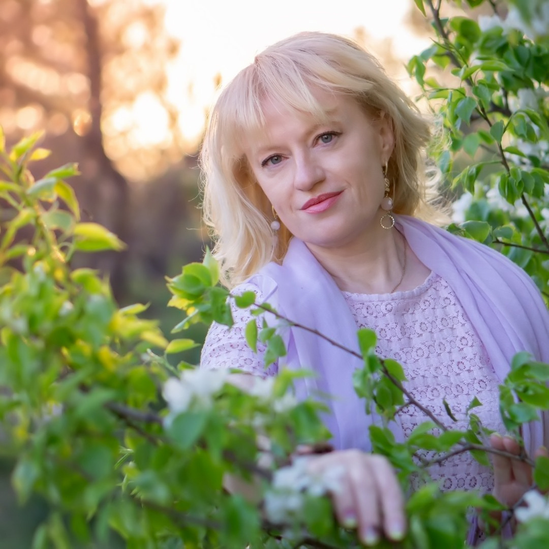 Елена в цветении (сакура и груша). Семейный и детский фотограф в Хабаровске Анна Гриневич