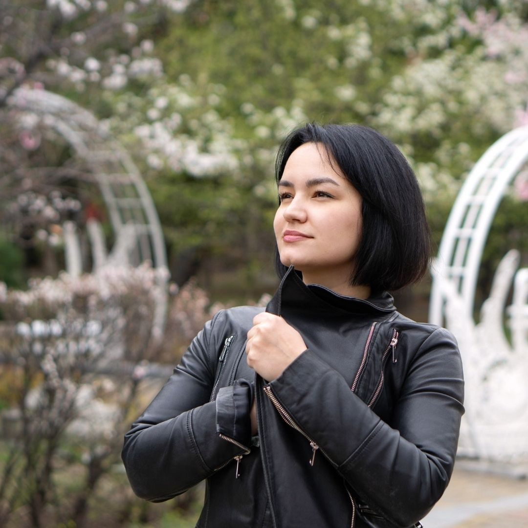 Ольга в цветении (форзиция, вишня). Семейный и детский фотограф в Хабаровске Анна Гриневич
