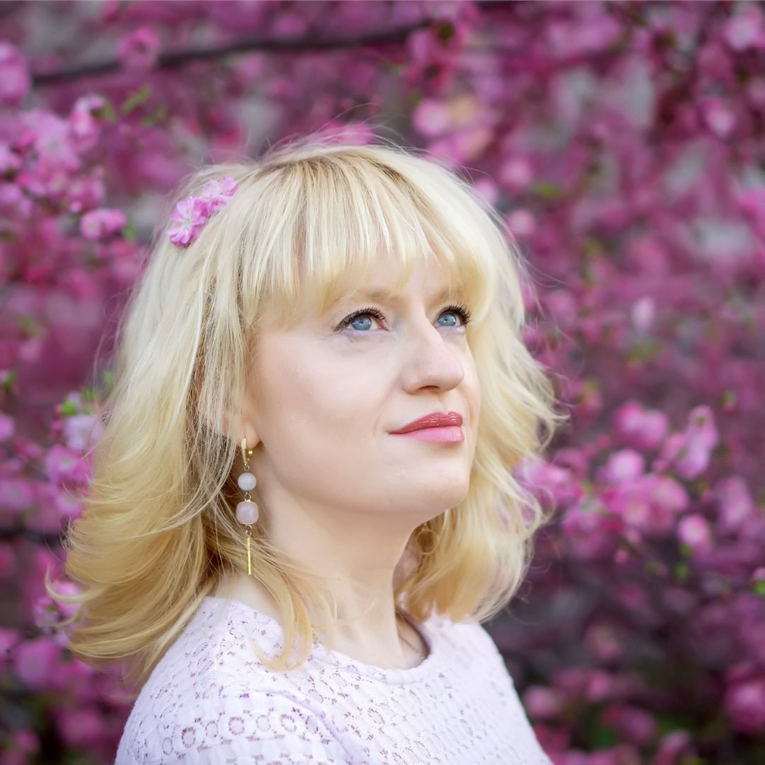 Елена в цветении (сакура и груша). Семейный и детский фотограф в Хабаровске Анна Гриневич