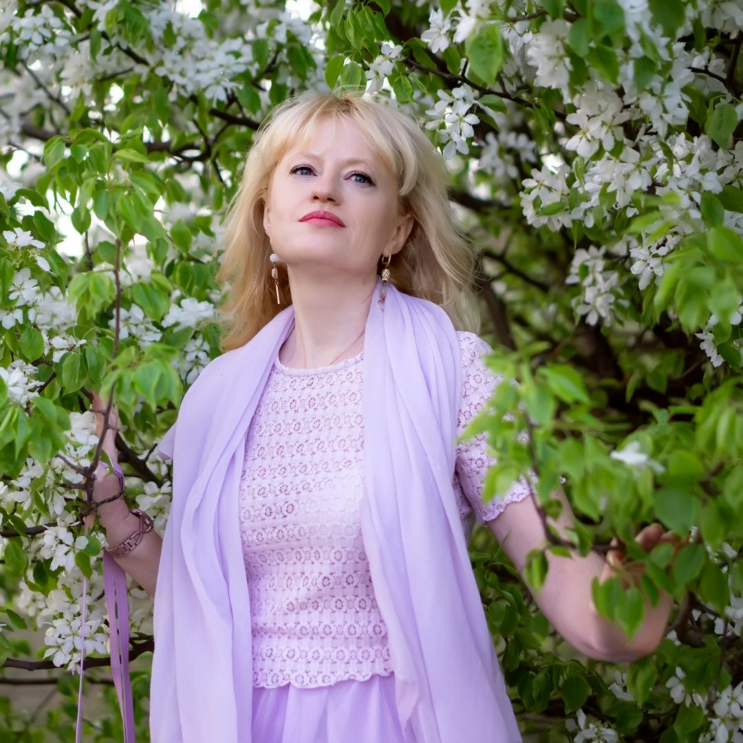 Елена в цветении (сакура и груша). Семейный и детский фотограф в Хабаровске Анна Гриневич