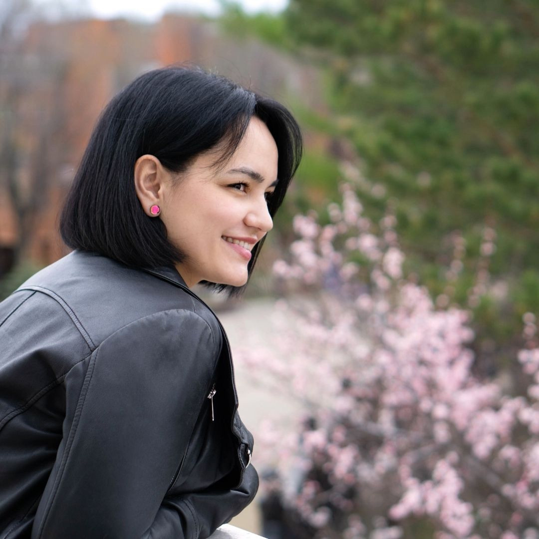 Ольга в цветении (форзиция, вишня). Семейный и детский фотограф в Хабаровске Анна Гриневич