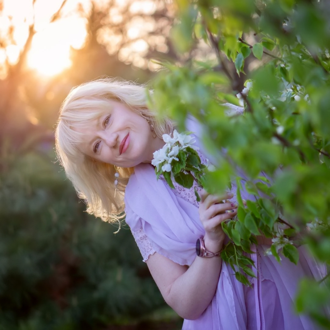 Елена в цветении (сакура и груша). Семейный и детский фотограф в Хабаровске Анна Гриневич