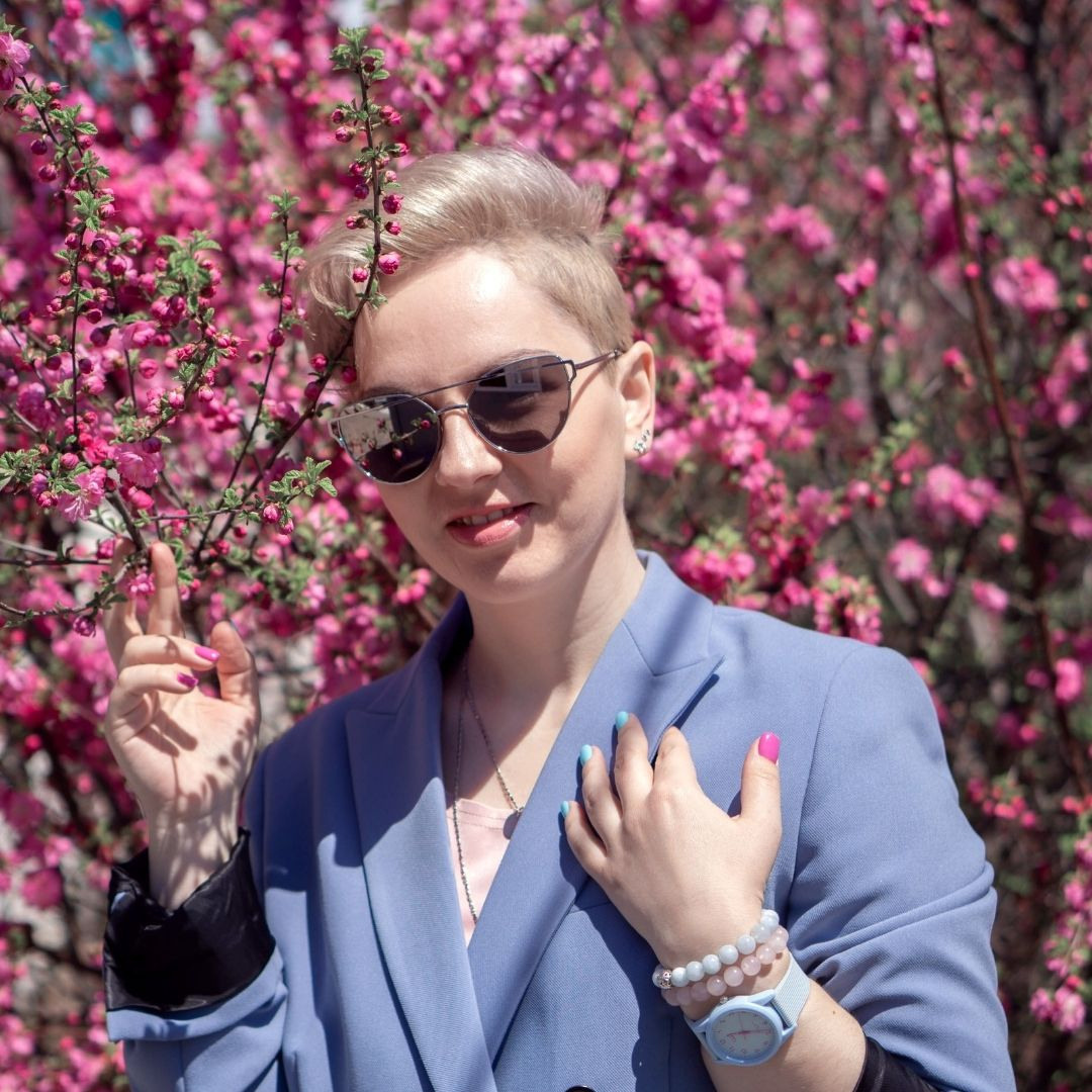 Ольга в цветении (сакура, одуванчики). Семейный и детский фотограф в Хабаровске Анна Гриневич