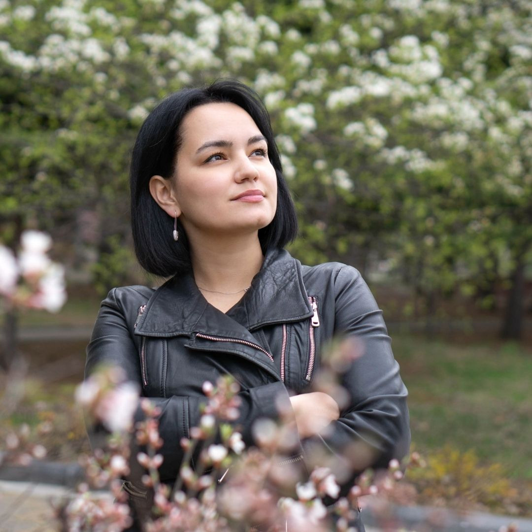 Ольга в цветении (форзиция, вишня). Семейный и детский фотограф в Хабаровске Анна Гриневич