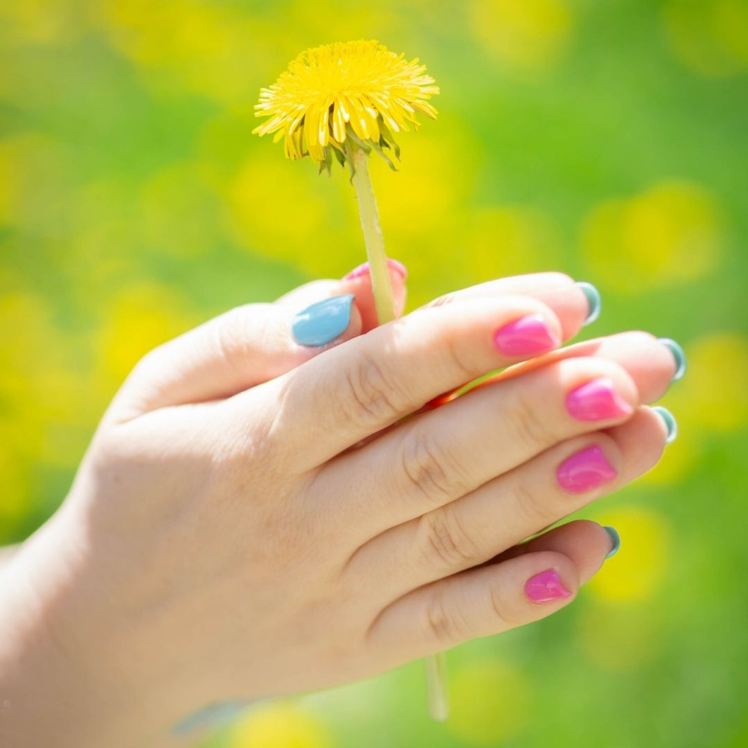 Ольга в цветении (сакура, одуванчики). Семейный и детский фотограф в Хабаровске Анна Гриневич