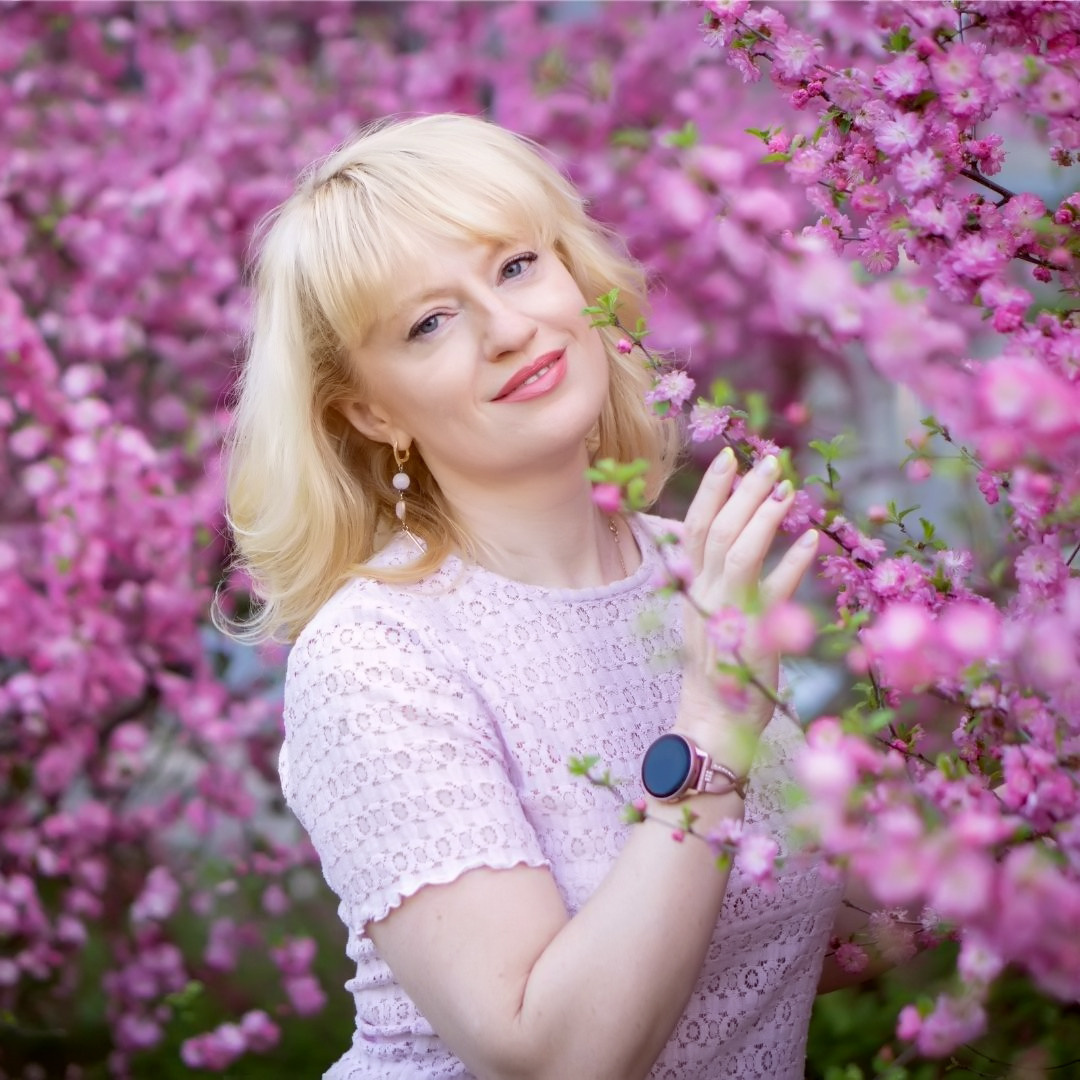 Елена в цветении (сакура и груша). Семейный и детский фотограф в Хабаровске Анна Гриневич