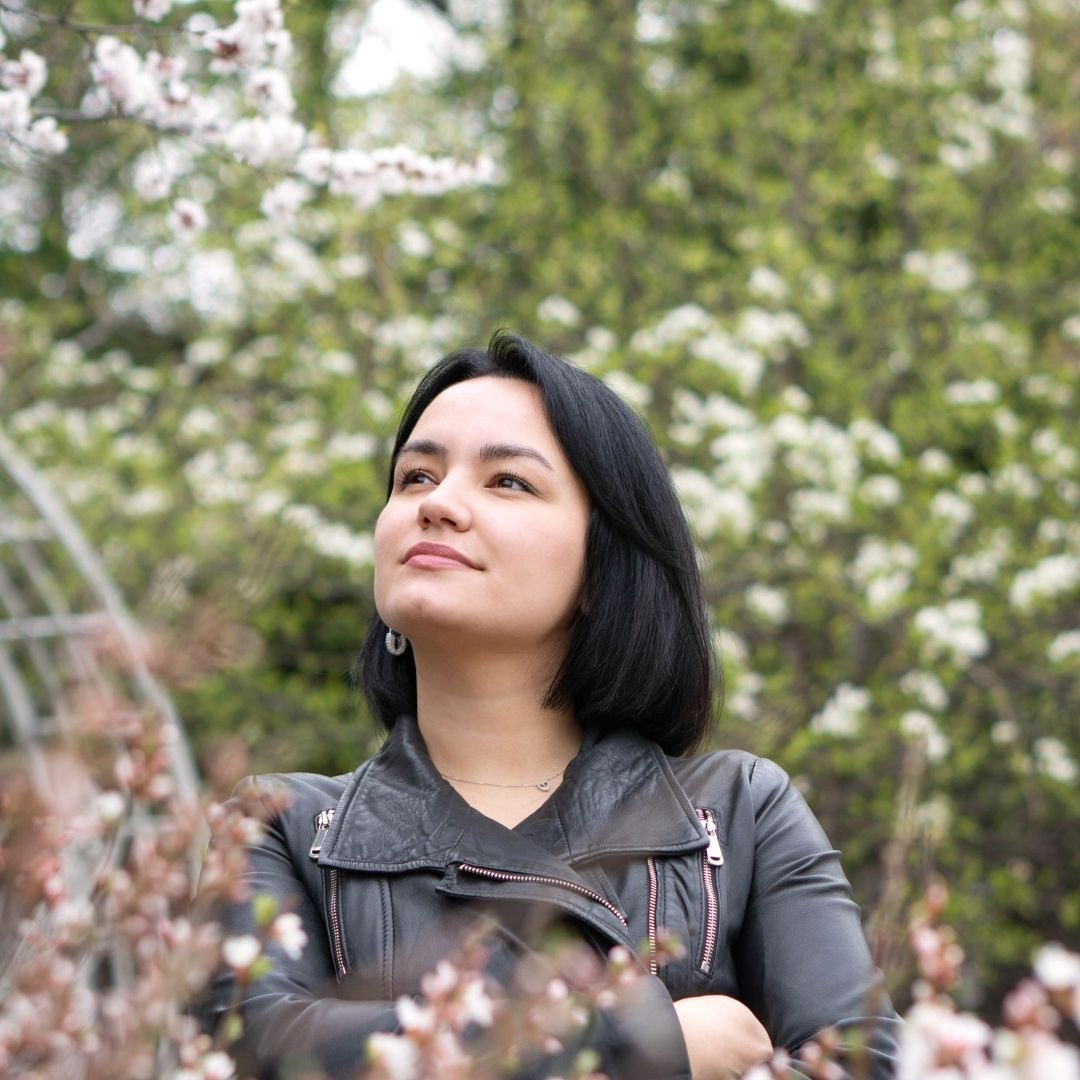 Ольга в цветении (форзиция, вишня). Семейный и детский фотограф в Хабаровске Анна Гриневич