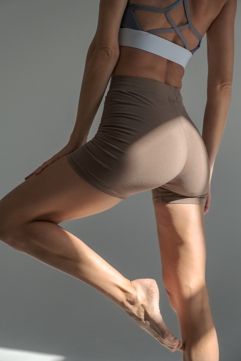 Преподаватель йоги. Эротико-драматический фотограф Маруся Скоробогатова