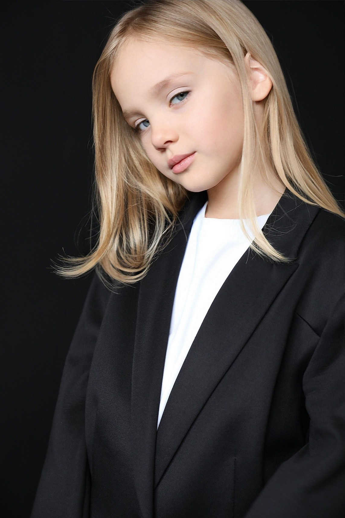 Софья Васягина. Съёмка одежды для маркетплейсов и брендов Morozova Production