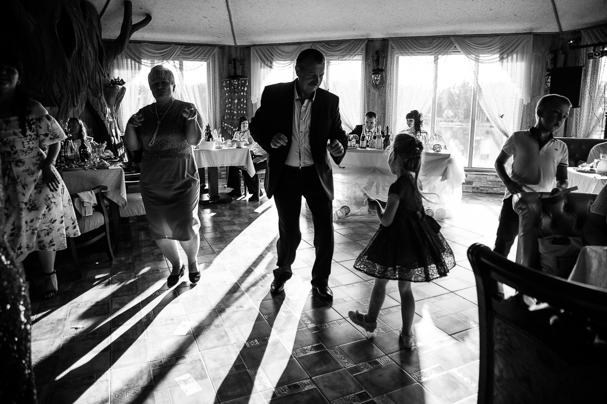 Свадьба началась с банкета. Свадебный фотограф Юлия Логинова