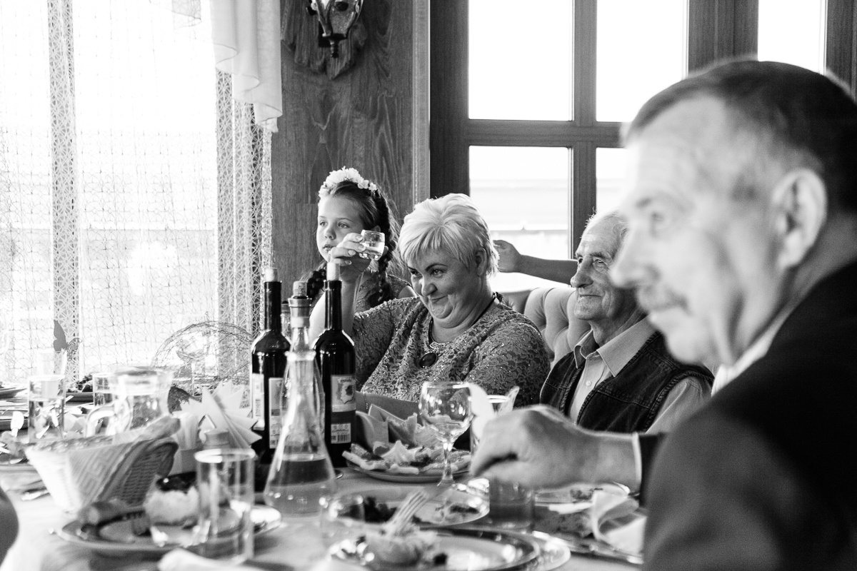 Свадьба началась с банкета. Свадебный фотограф Юлия Логинова