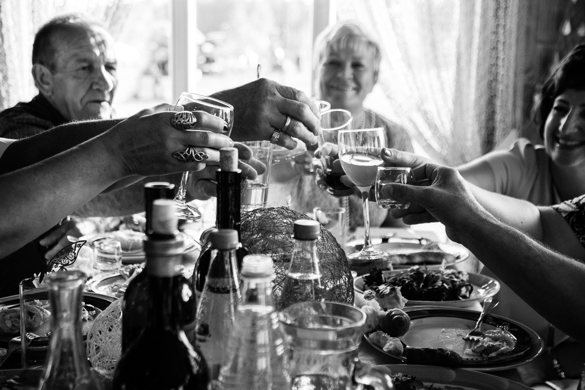 Свадьба началась с банкета. Свадебный фотограф Юлия Логинова