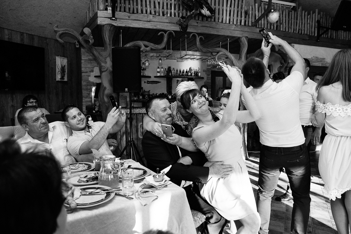 Свадьба началась с банкета. Свадебный фотограф Юлия Логинова