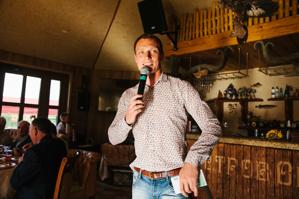 Свадьба началась с банкета. Свадебный фотограф Юлия Логинова