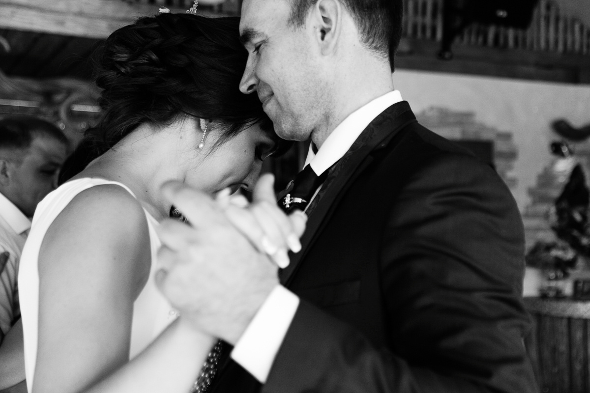 Свадьба началась с банкета. Свадебный фотограф Юлия Логинова