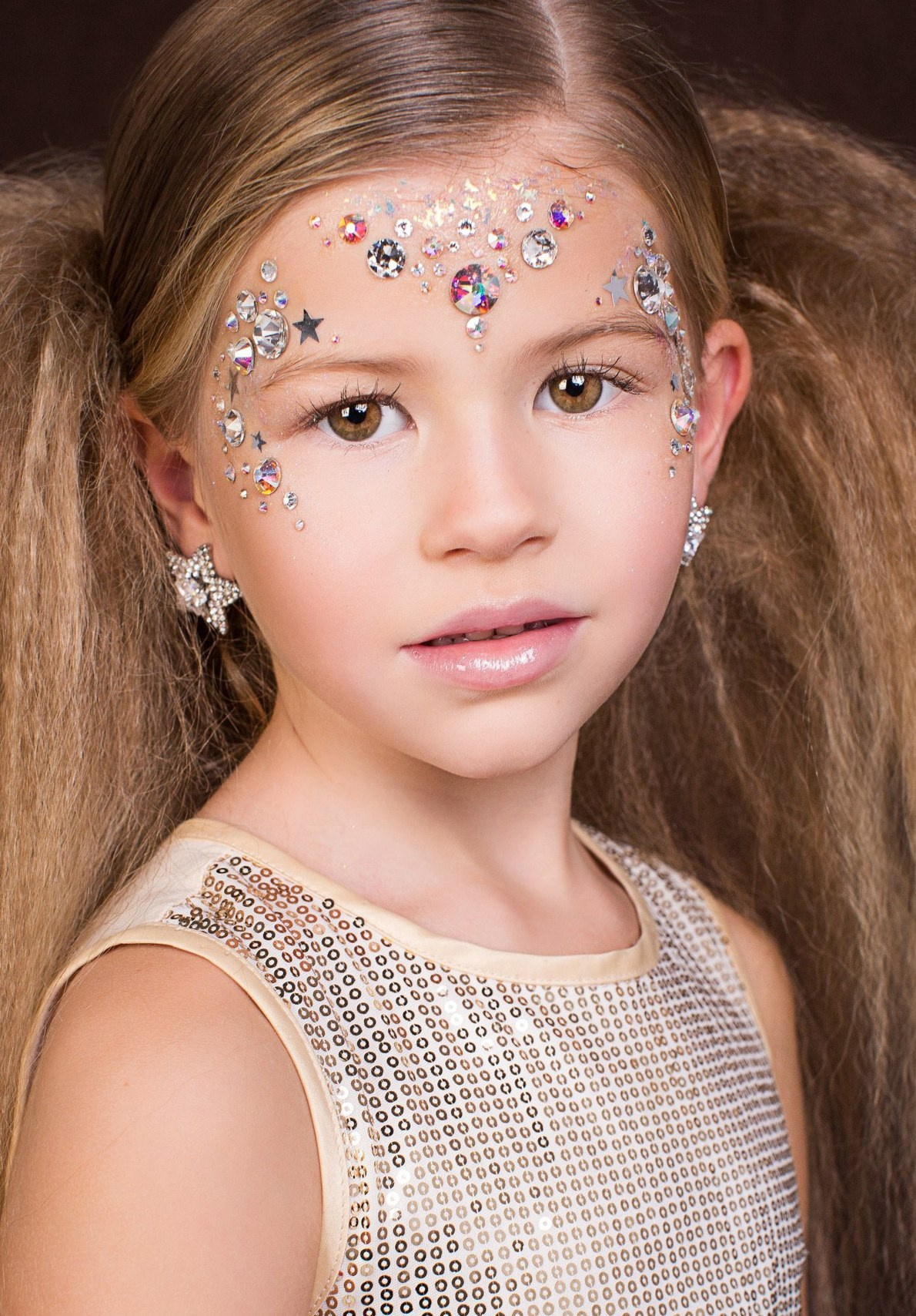 Детский портрет. Женский фотограф в Санк-Петербурге и Москве — фотосессия девушки в студии, портрет, фотосъемка