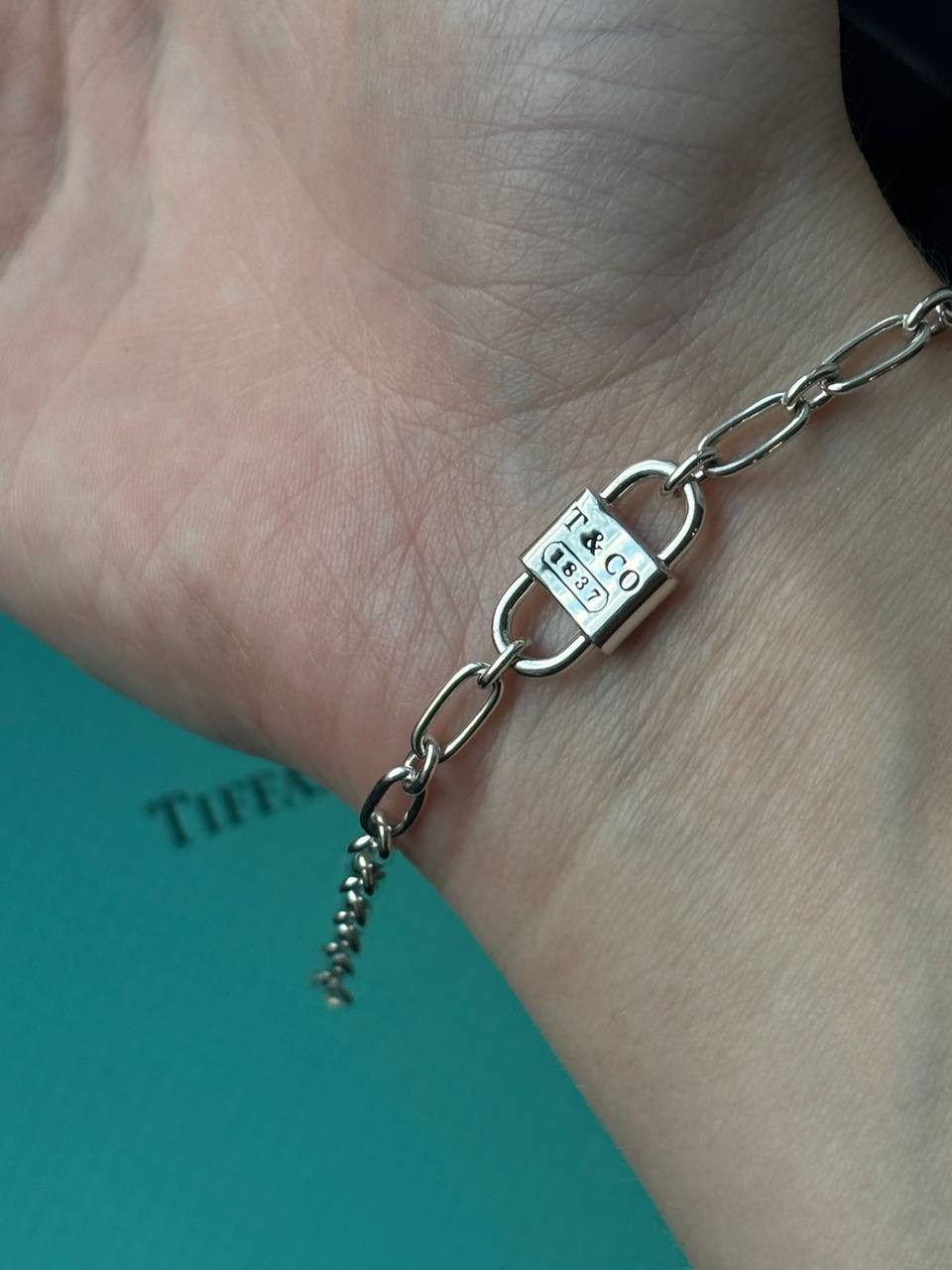 Ювелирные изделия и бижутерия