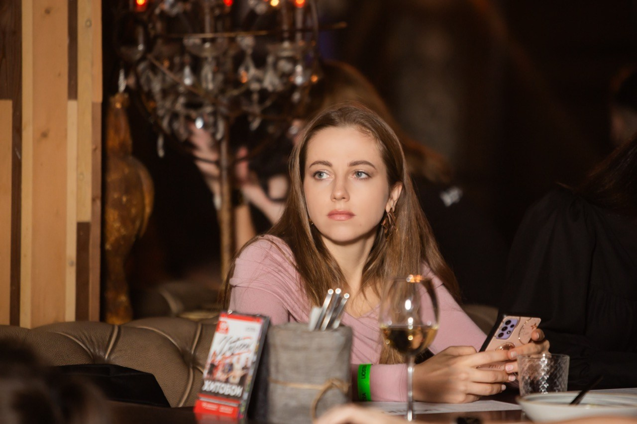 LЮSTRA bar 10.12.2025. Московская кавер-группа BankBand