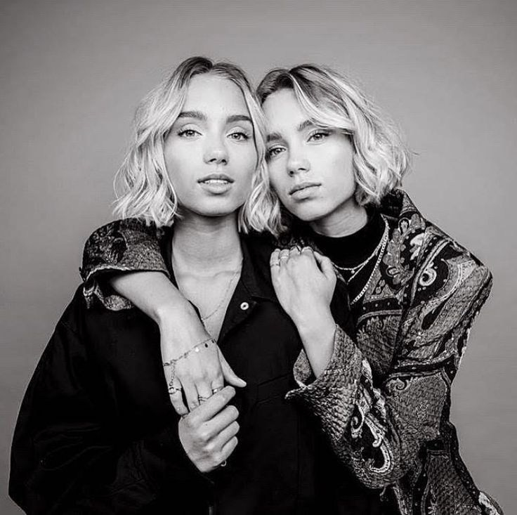 Рефы для групповых фото в студии