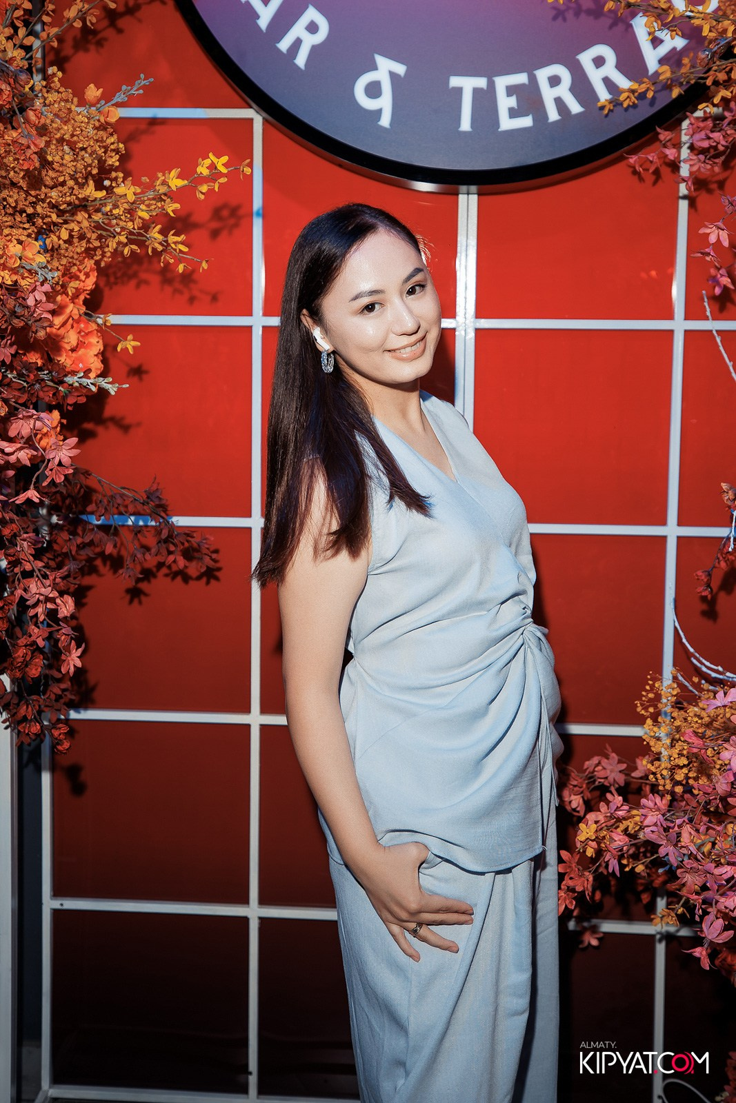 FRIENDS BAR & TERRACE. КИПЯТКОМ АЛМАТЫ!