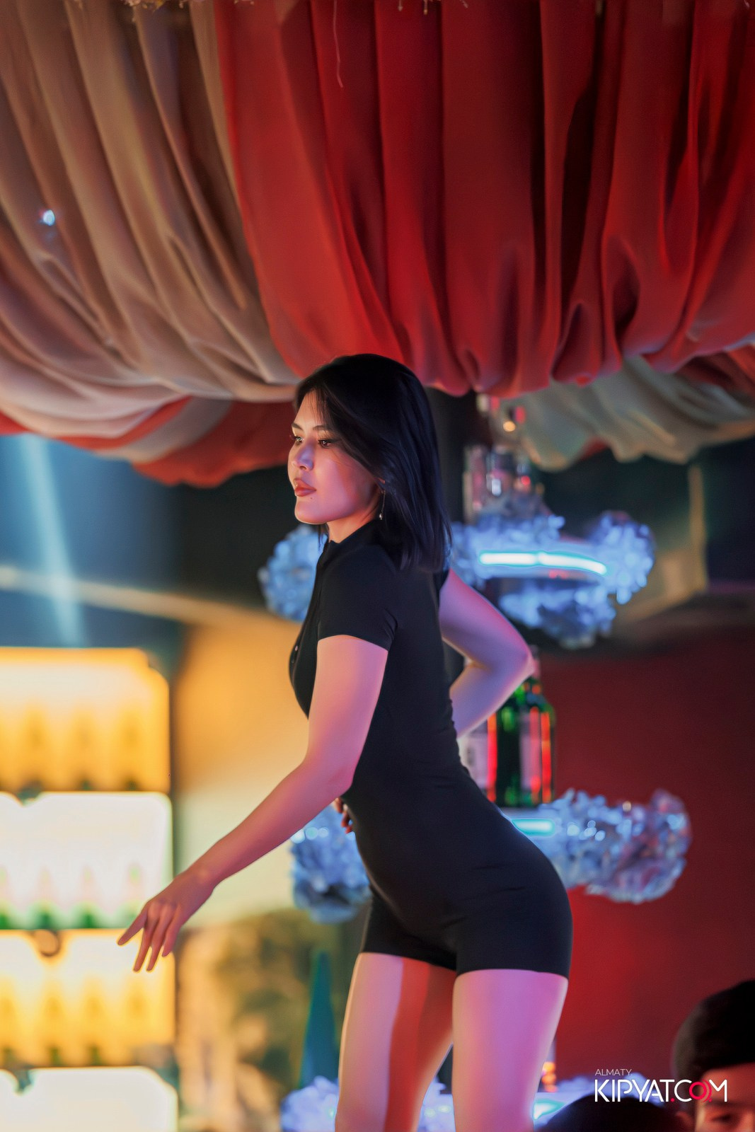 UYAT EMES BAR. КИПЯТКОМ АЛМАТЫ!