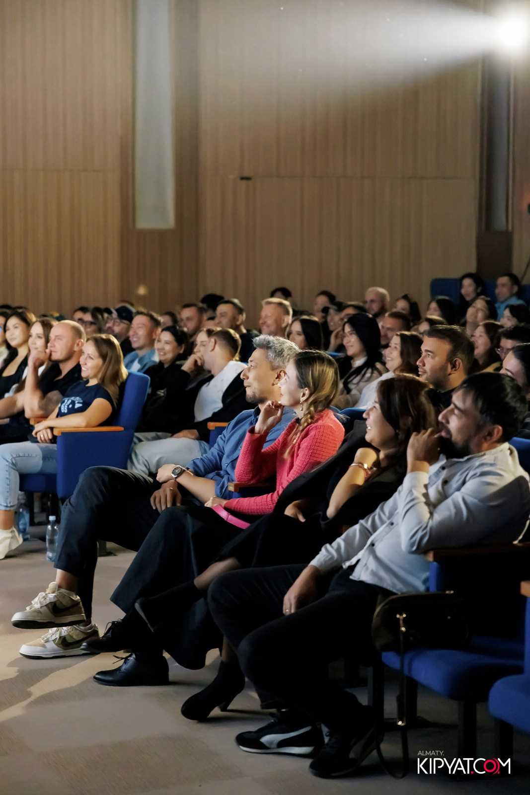 ИМПРОВИЗАЦИОННОЕ STAND UP ШОУ. КИПЯТКОМ АЛМАТЫ! Фотосъемка мероприятий в Алматы