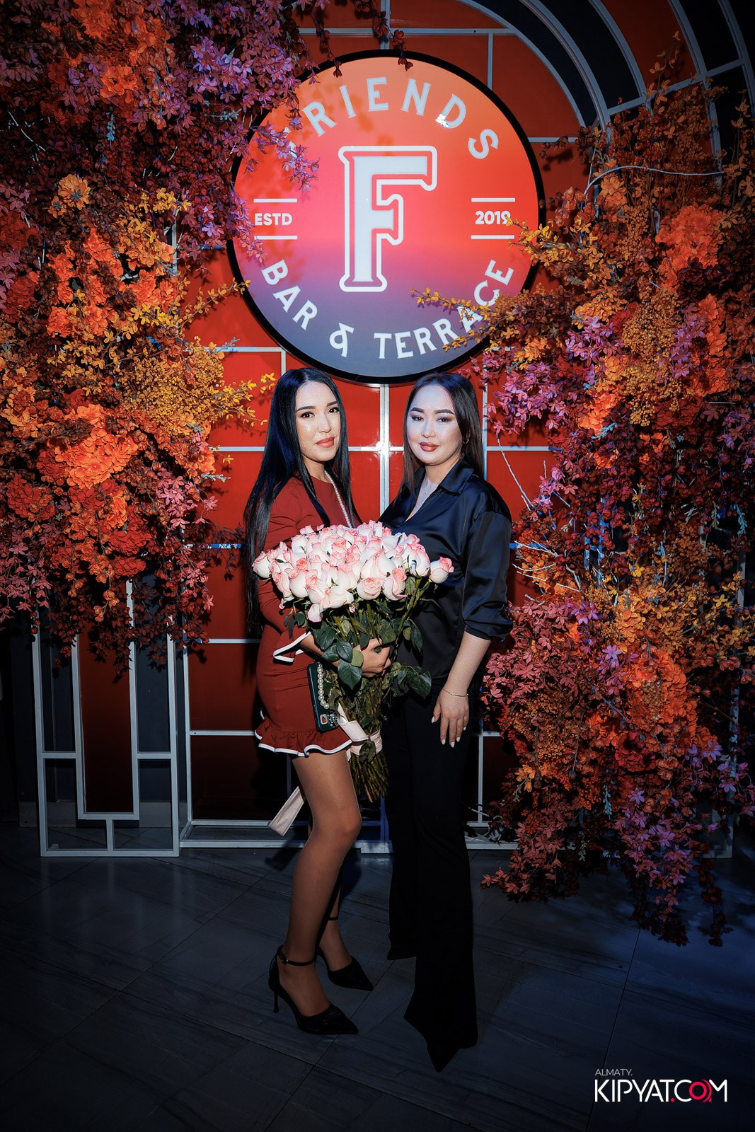 FRIENDS BAR & TERRACE. КИПЯТКОМ АЛМАТЫ!