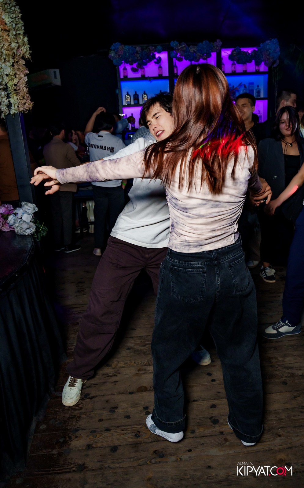 UYAT EMES BAR. КИПЯТКОМ АЛМАТЫ!