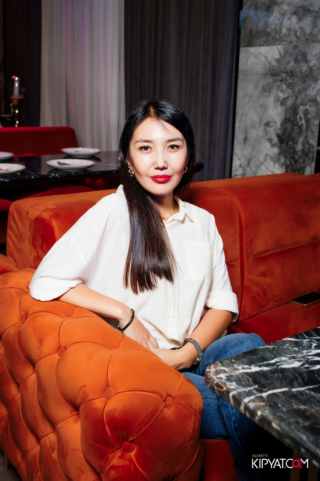 БАР ПАНАЕХАЛИ НА ТОЛЕ БИ. КИПЯТКОМ АЛМАТЫ!