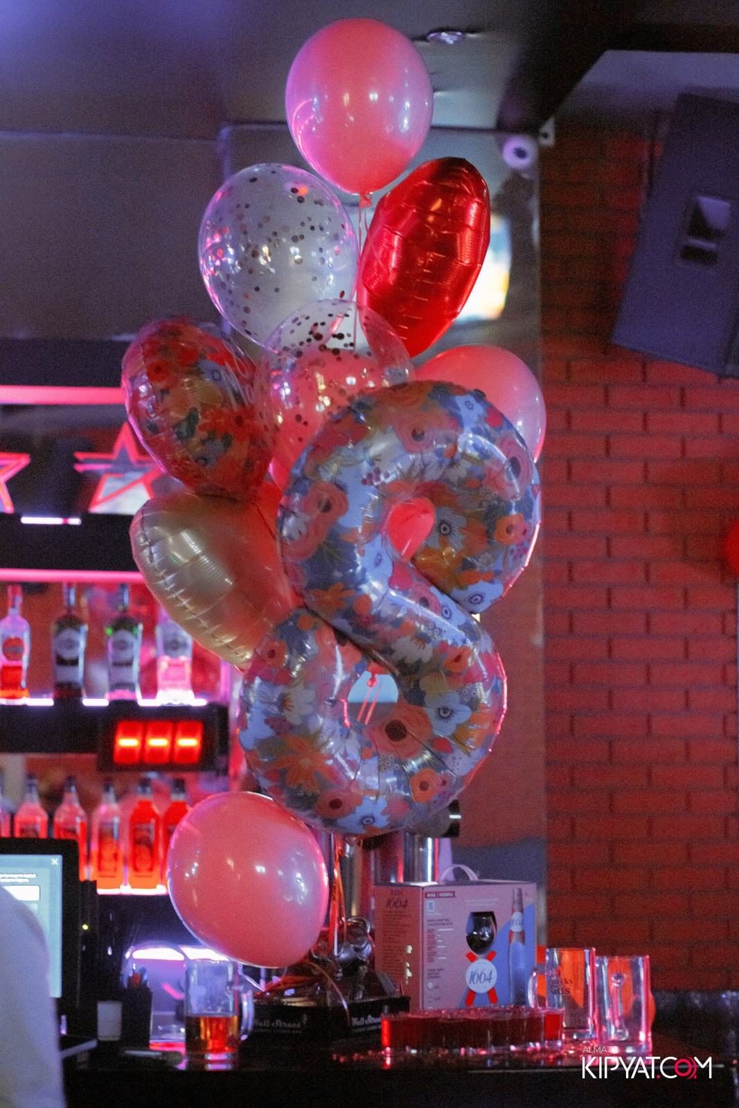 THE WALL STREET. КИПЯТКОМ АЛМАТЫ!