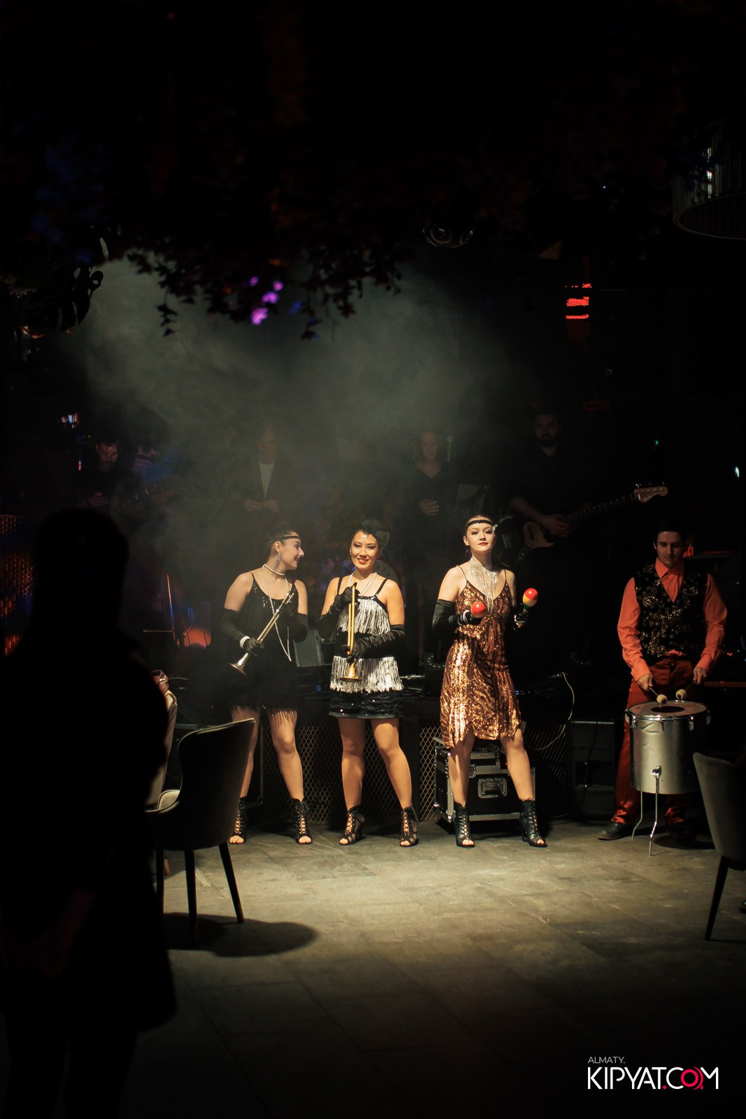 FRIENDS BAR & TERRACE. КИПЯТКОМ АЛМАТЫ!