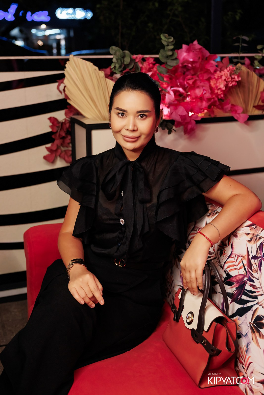 НОДАР РЕВИЯ В «ЗАЯ, НА БИС». КИПЯТКОМ АЛМАТЫ!