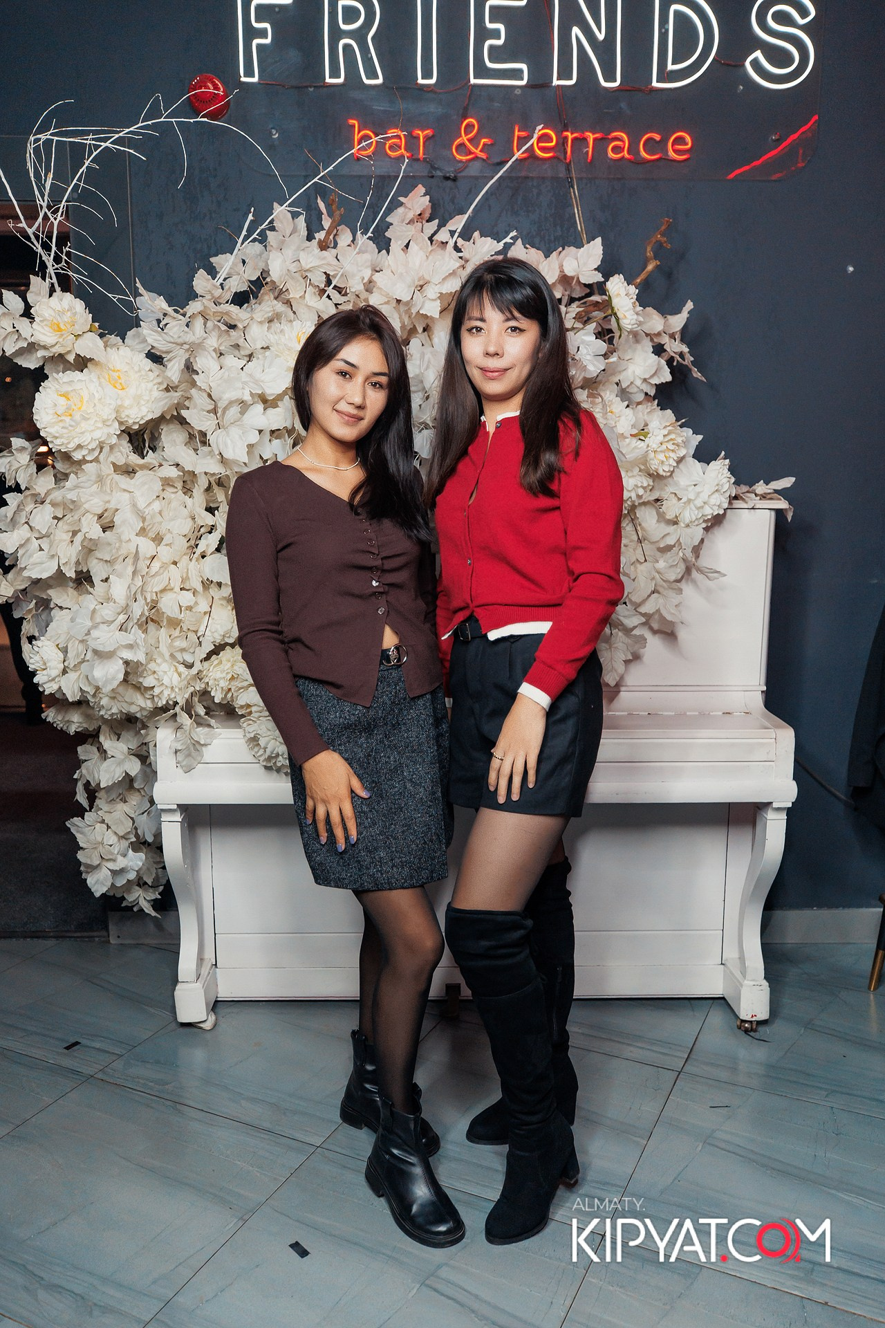 FRIENDS BAR & TERRACE. КИПЯТКОМ АЛМАТЫ!