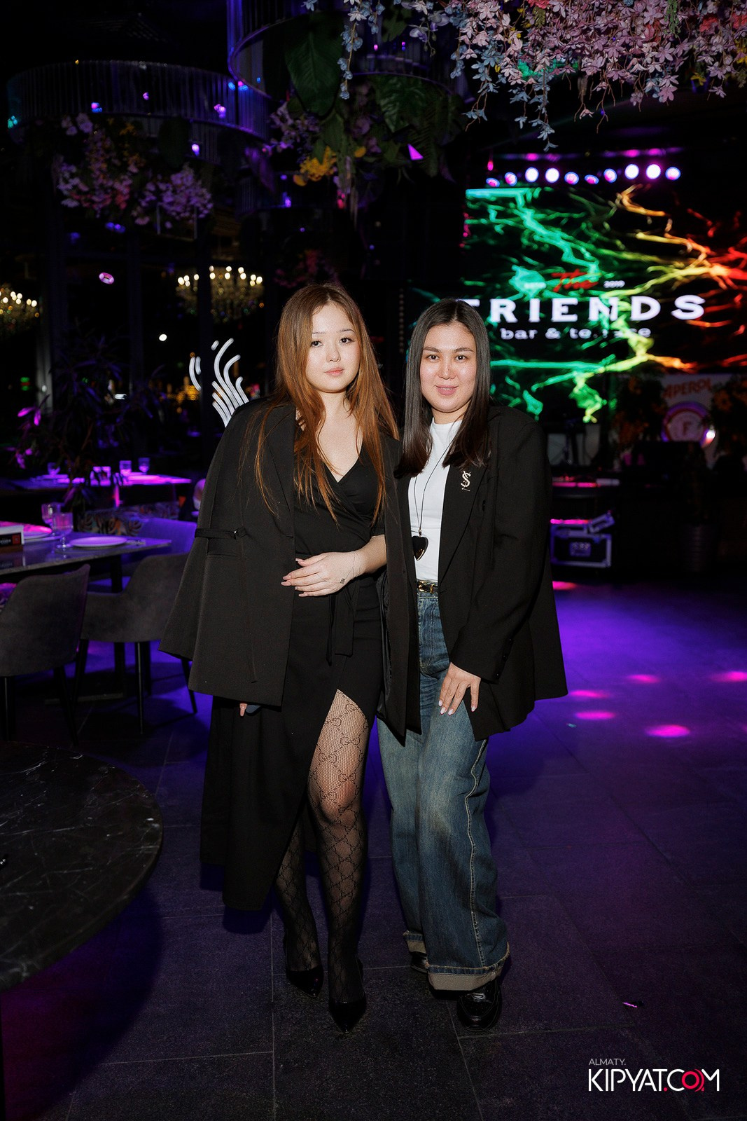 FRIENDS BAR & TERRACE. КИПЯТКОМ АЛМАТЫ! Фотосъемка мероприятий в Алматы