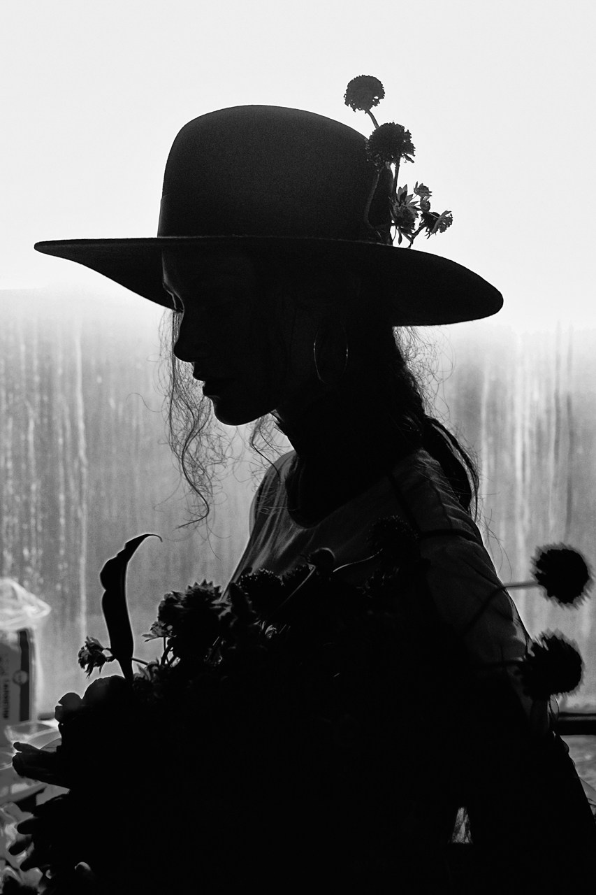 Современная концептуальная фотография о теле, уязвимости и идентичности. Визуальная практика на стиле честности, пост-иронии и искусства.Рекламная фотография, Концептуальная фотография, Современный художник, Психология, Коммерческий фотограф, Репортажный фотограф, Стрит фотография, Арт, Сюрреализм, Мобильная фотография, Снято на айфон, Дима Бурза