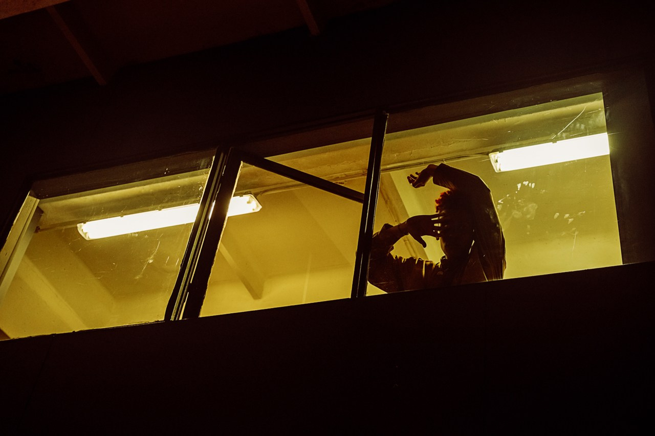 Современная концептуальная фотография о теле, уязвимости и идентичности. Визуальная практика на стиле честности, пост-иронии и искусства.Рекламная фотография, Концептуальная фотография, Современный художник, Психология, Коммерческий фотограф, Репортажный фотограф, Стрит фотография, Арт, Сюрреализм, Мобильная фотография, Снято на айфон, Дима Бурза