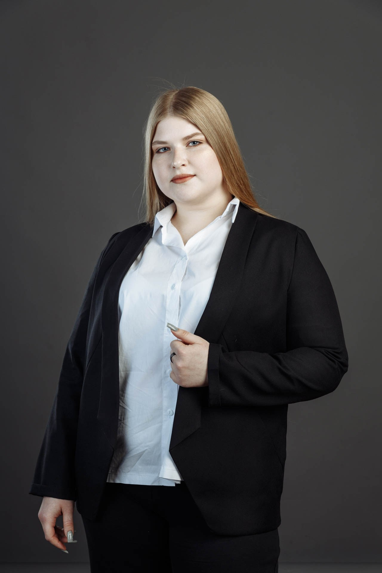 Бизнес-портреты сотрудников для сайта страховой компании InsFamily. Событийный фотограф Максим Бескоровайновнов