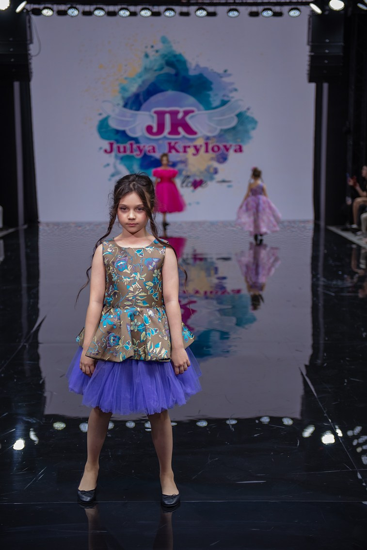 SochiFashionWeek2024 дизайнер Юлия Крылова. Семейный и коммерческий фотограф в Сочи Александр Бодунов