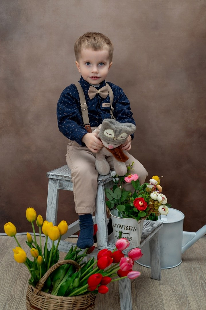 Фото на сером фоне, всегда стильно и круто смотрится.