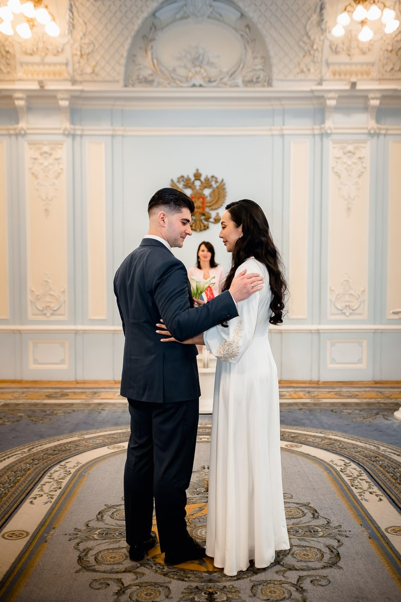 Свадебная фотосессия в ЗАГСе. Свадебный фотограф в Санкт-Петербурге Антон Владимиров