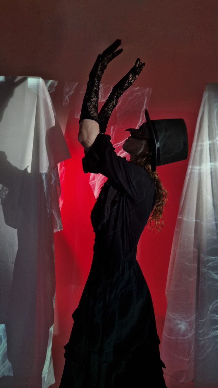 SEANCE. Yulia Yurchevskaya | Art Director & Visual Visionary