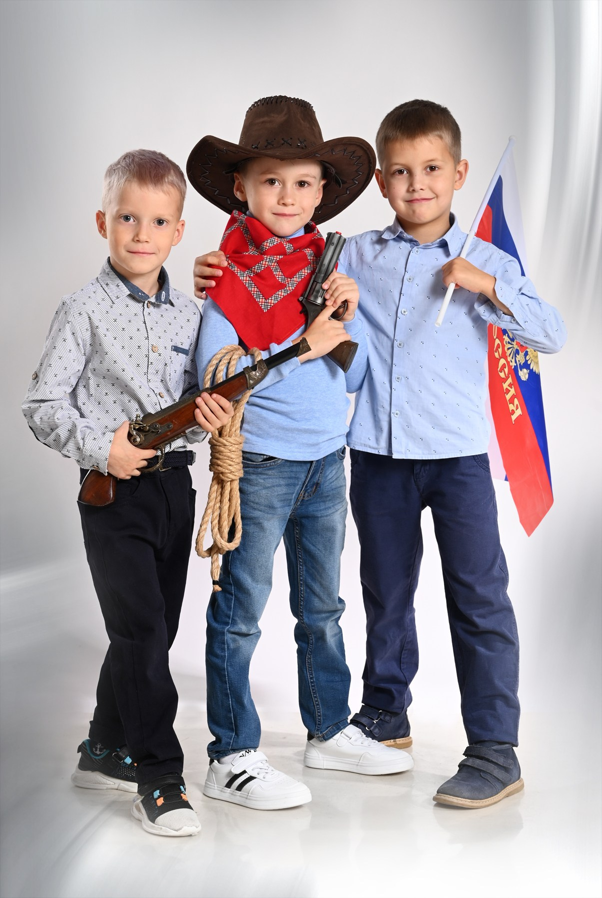 Фотоальбомы, фотокниги, альбомы для учеников начальных классов в школах в городе Вологда