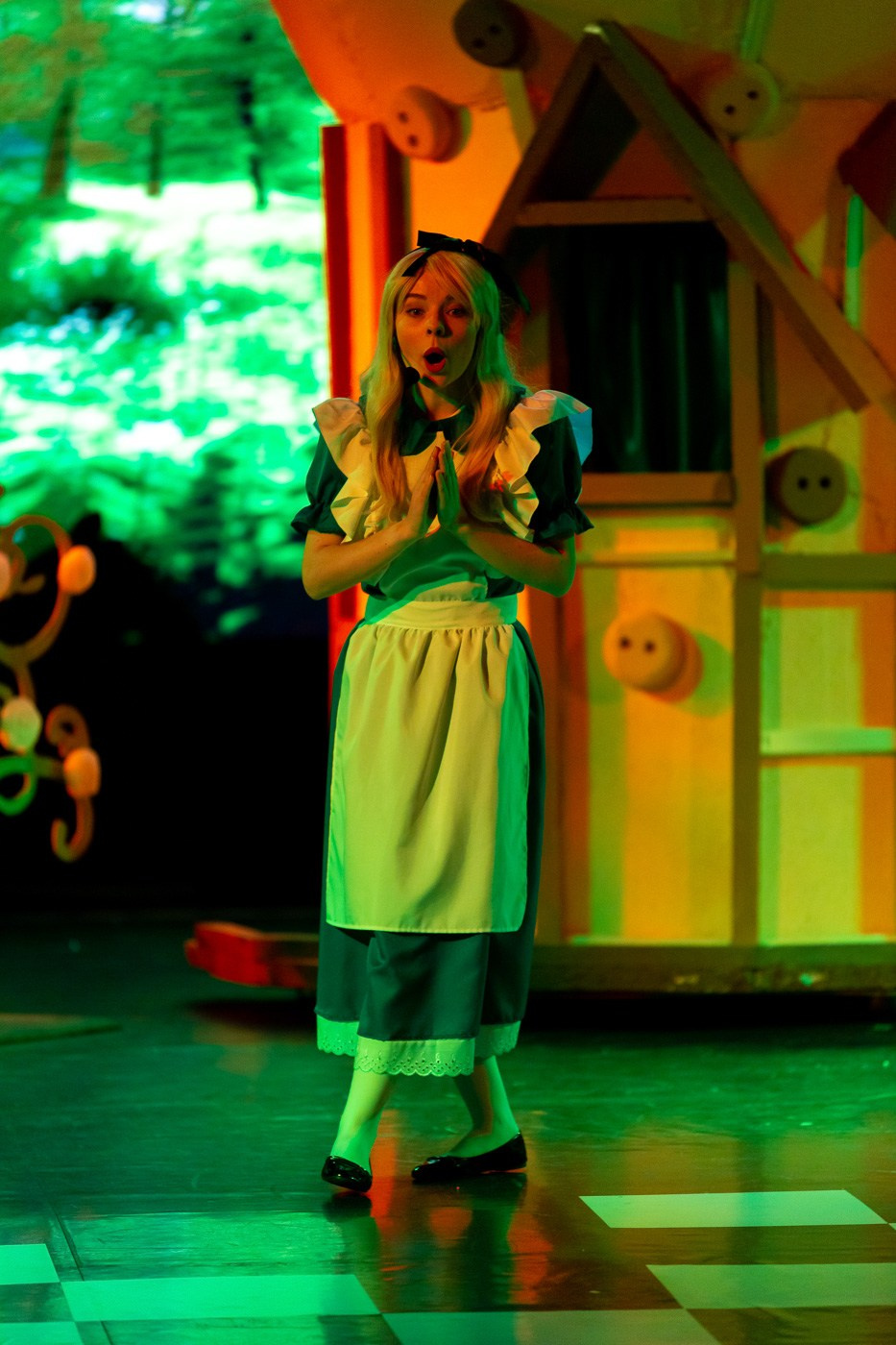 Спектакль в Доме культуры. Андрей Кровлин — фотограф в Славянке