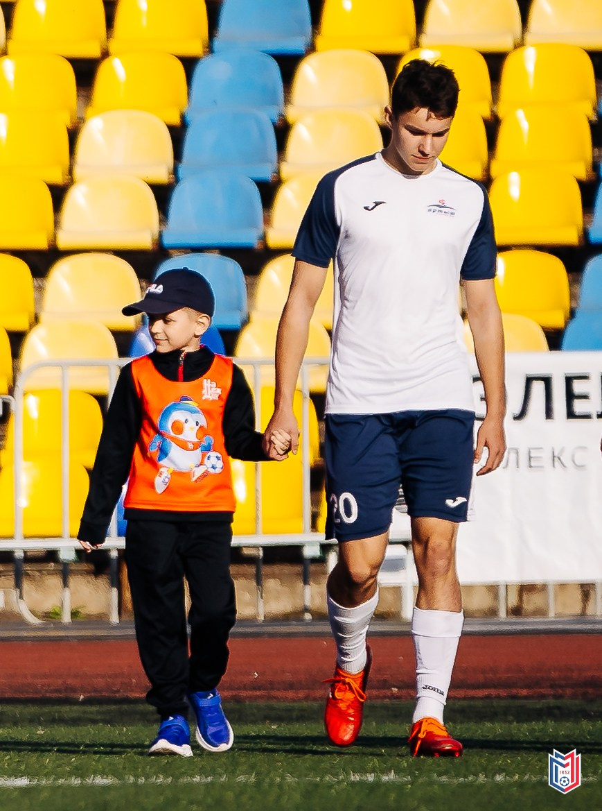 ФК «Металлург-Магнитогорск» — «СибГУФК Иртыш-2» // 21.09.24. Денис Прохоров Фотограф в г. Магнитогорск