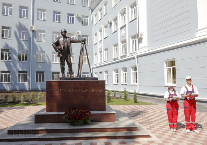 Городская скульптура. Sculptor and artist from Russia — Dmitry Vasilievich Lyndin